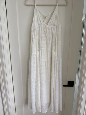 Astr White Textured Spaghetti-Strap Maxi Dress